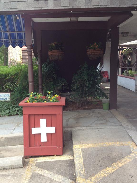 Matterhorn Tower Hotel Eureka Springs Exterior photo